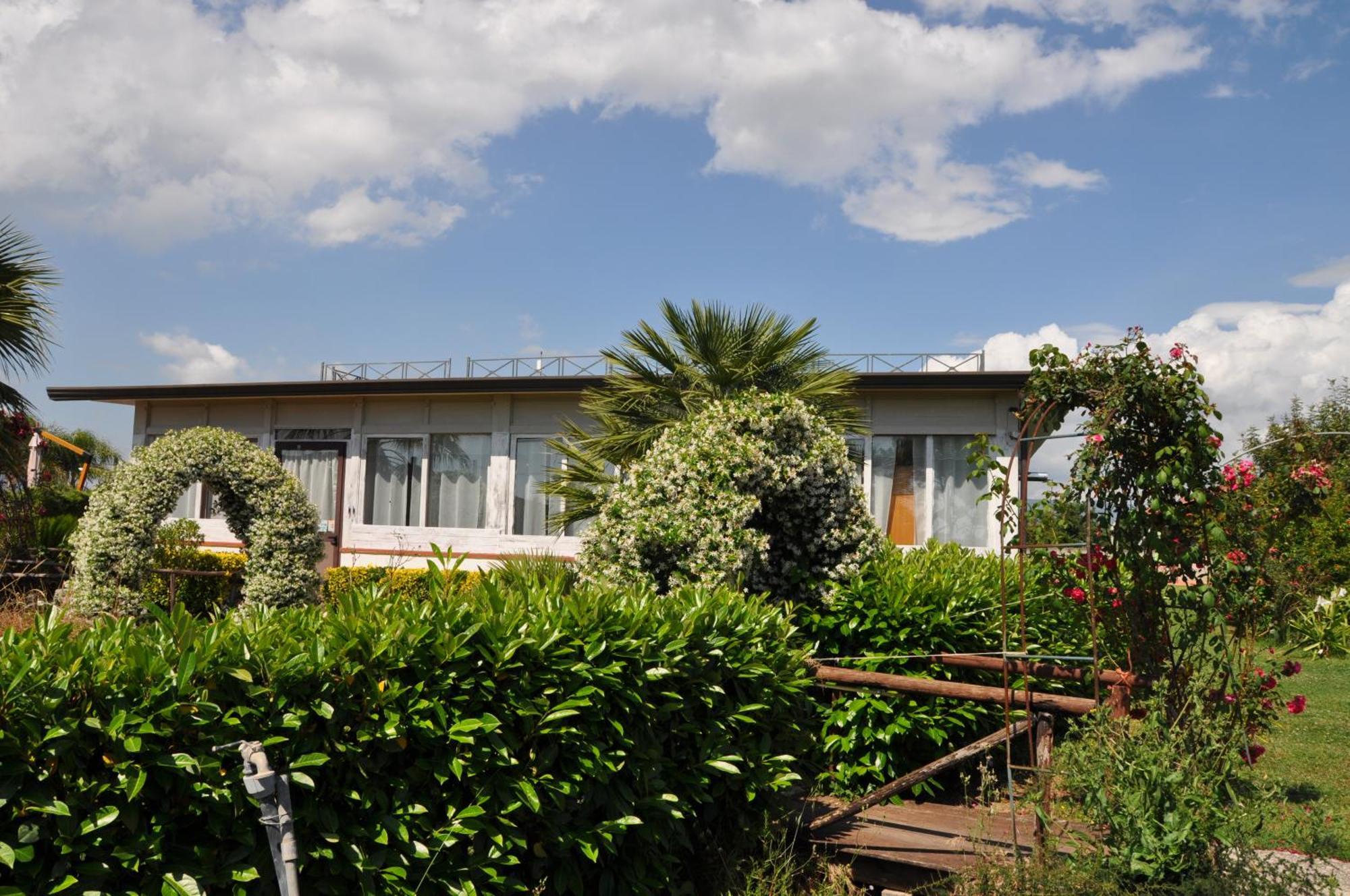 Villa Agriturismo Borgo Baldassarre Cellole Exterior foto